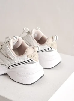 100 Sneakers><noscript><img width=