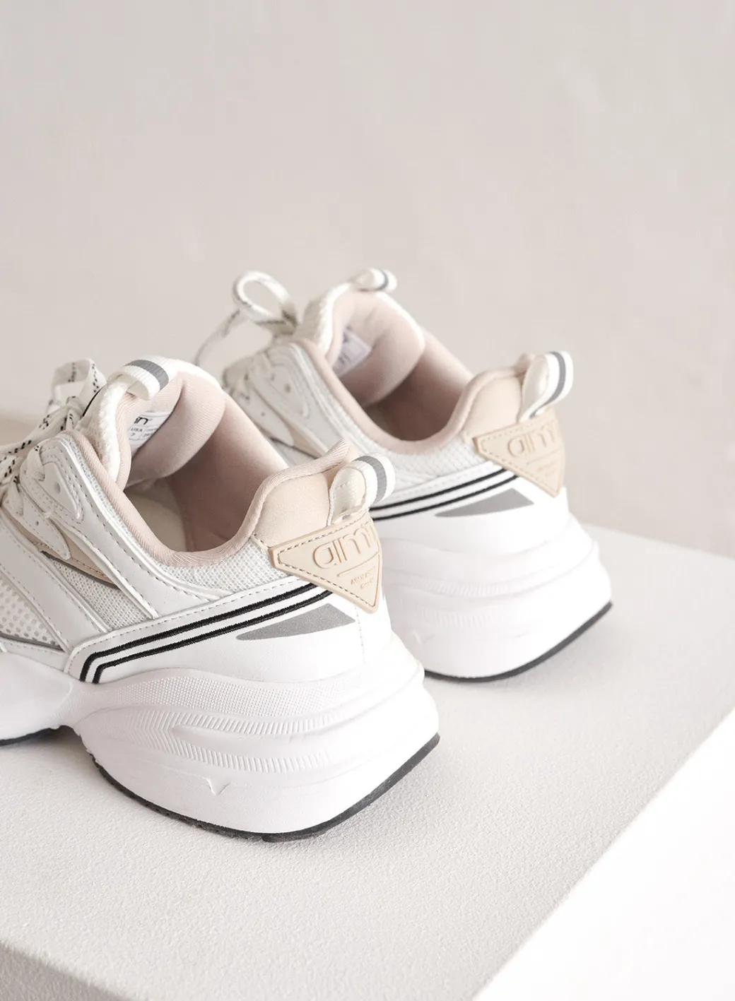 100 Sneakers>AIM’N Best