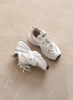 100 Sneakers><noscript><img width=