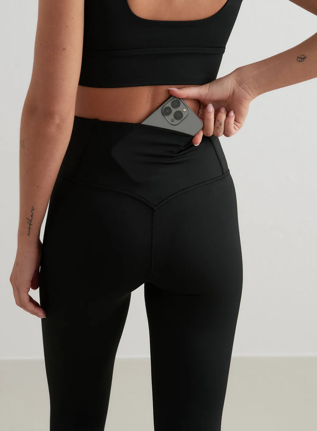 Core Tights>AIM’N Discount