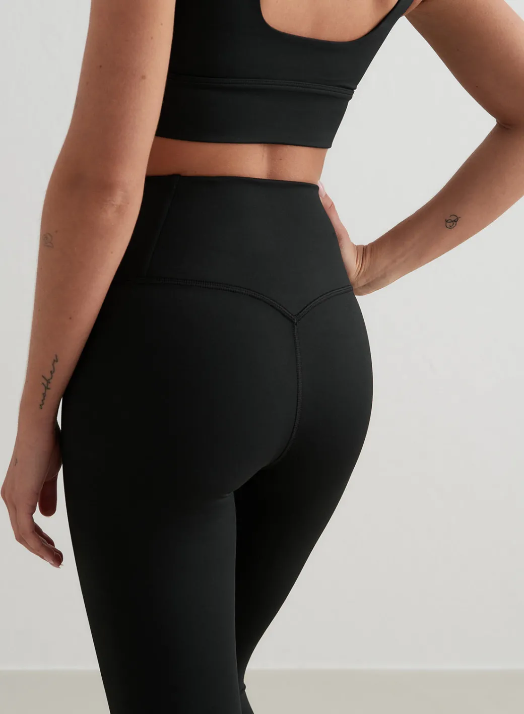 Core Tights>AIM’N Discount