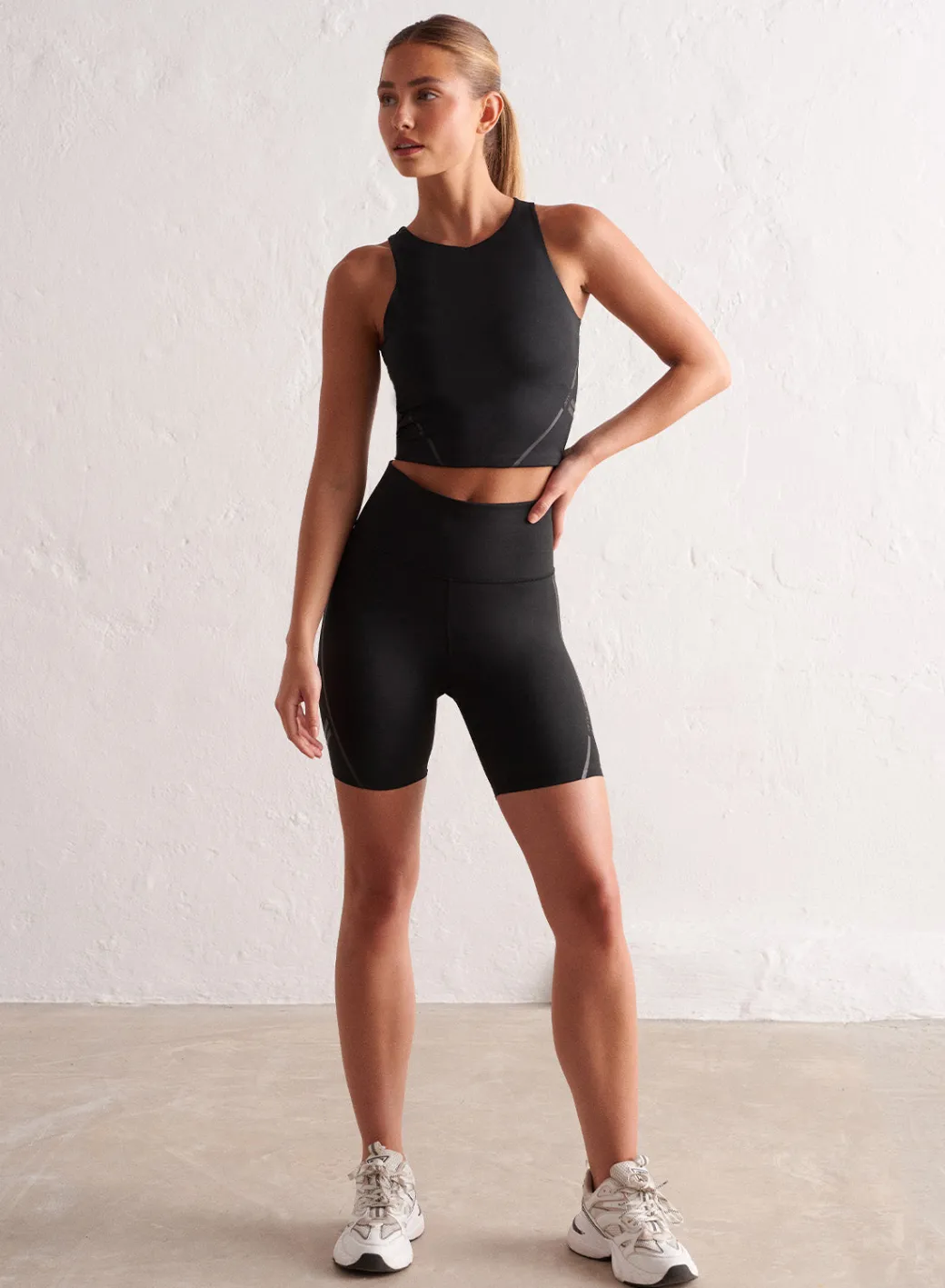 Black Elevate Core Bralette>AIM’N