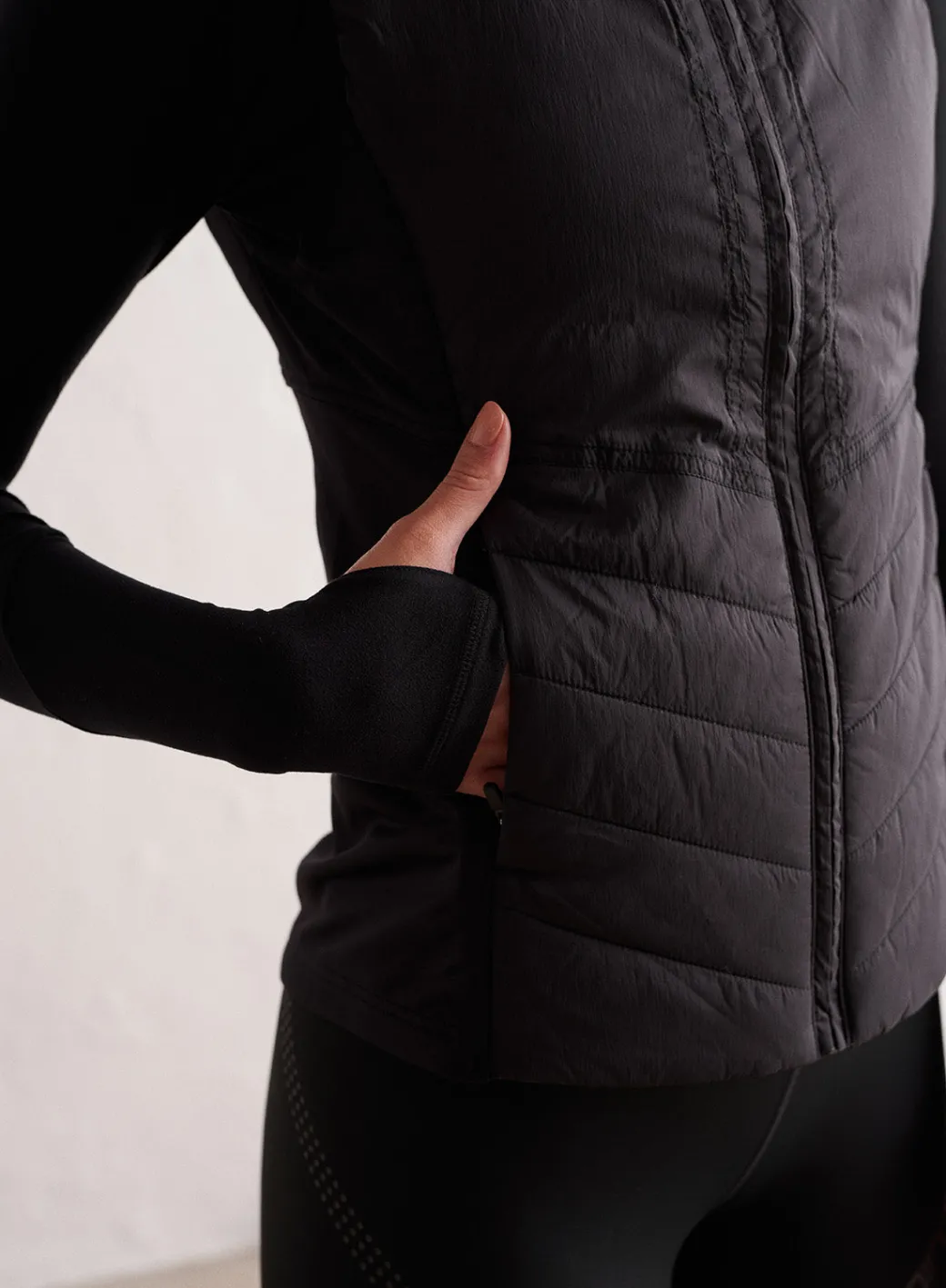 Black Hybrid Vest>AIM’N Hot