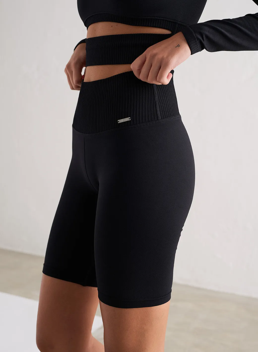 Black Limitless Seamless Biker Shorts>AIM’N