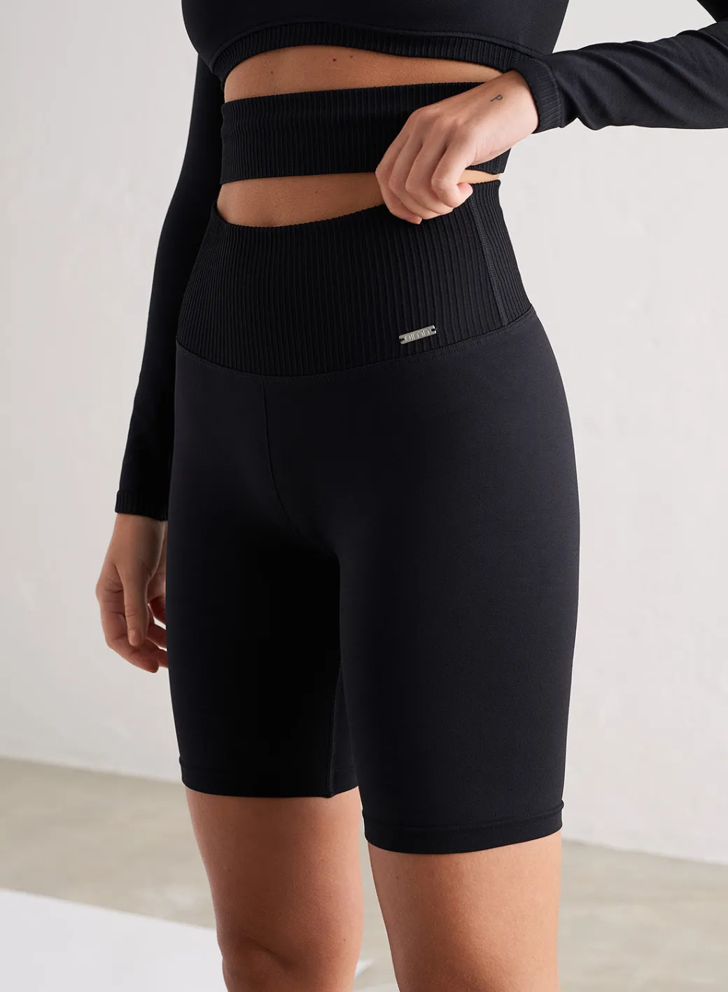 Black Limitless Seamless Biker Shorts>AIM’N