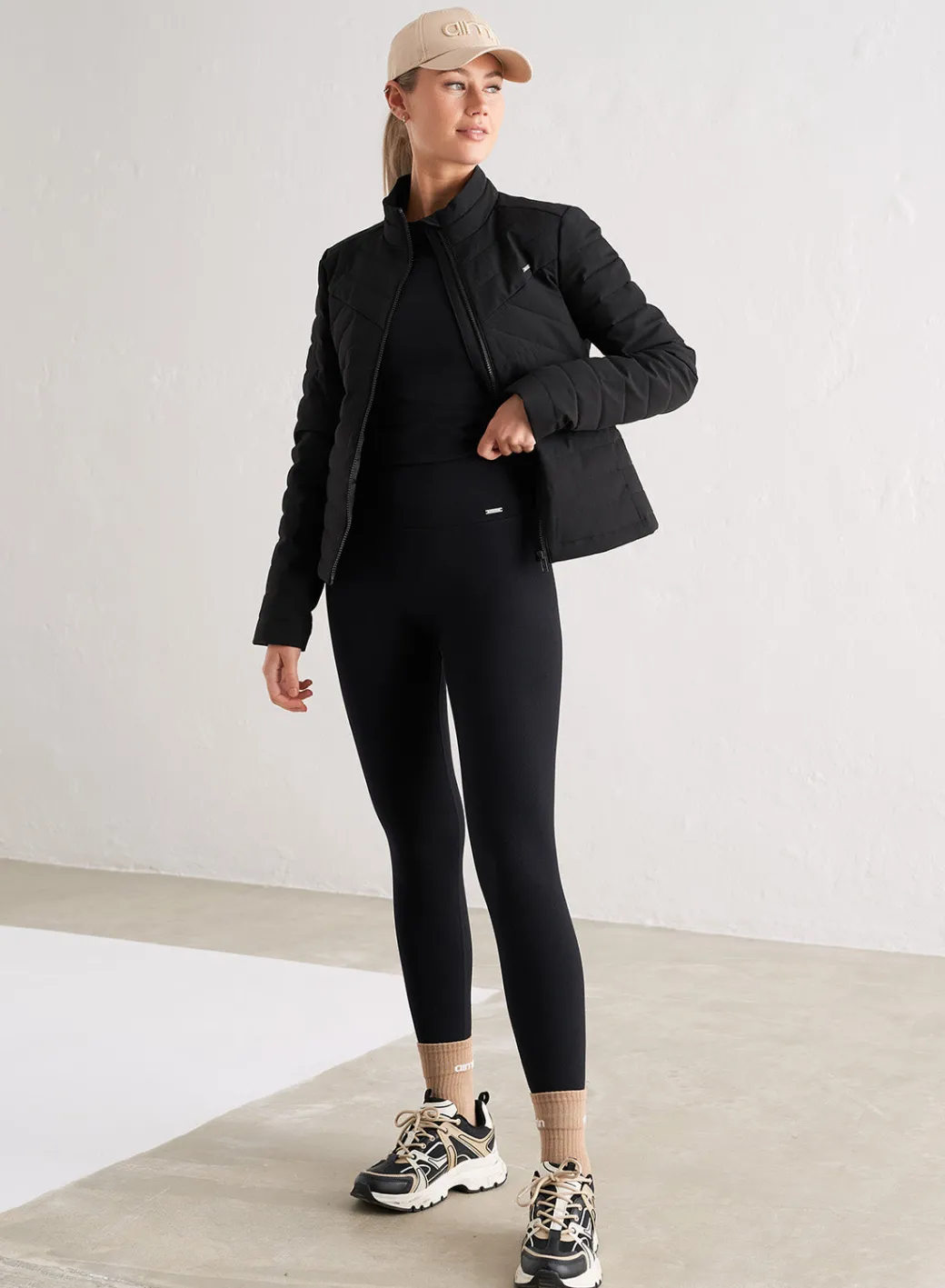 Black Padded Jacket>AIM’N Best