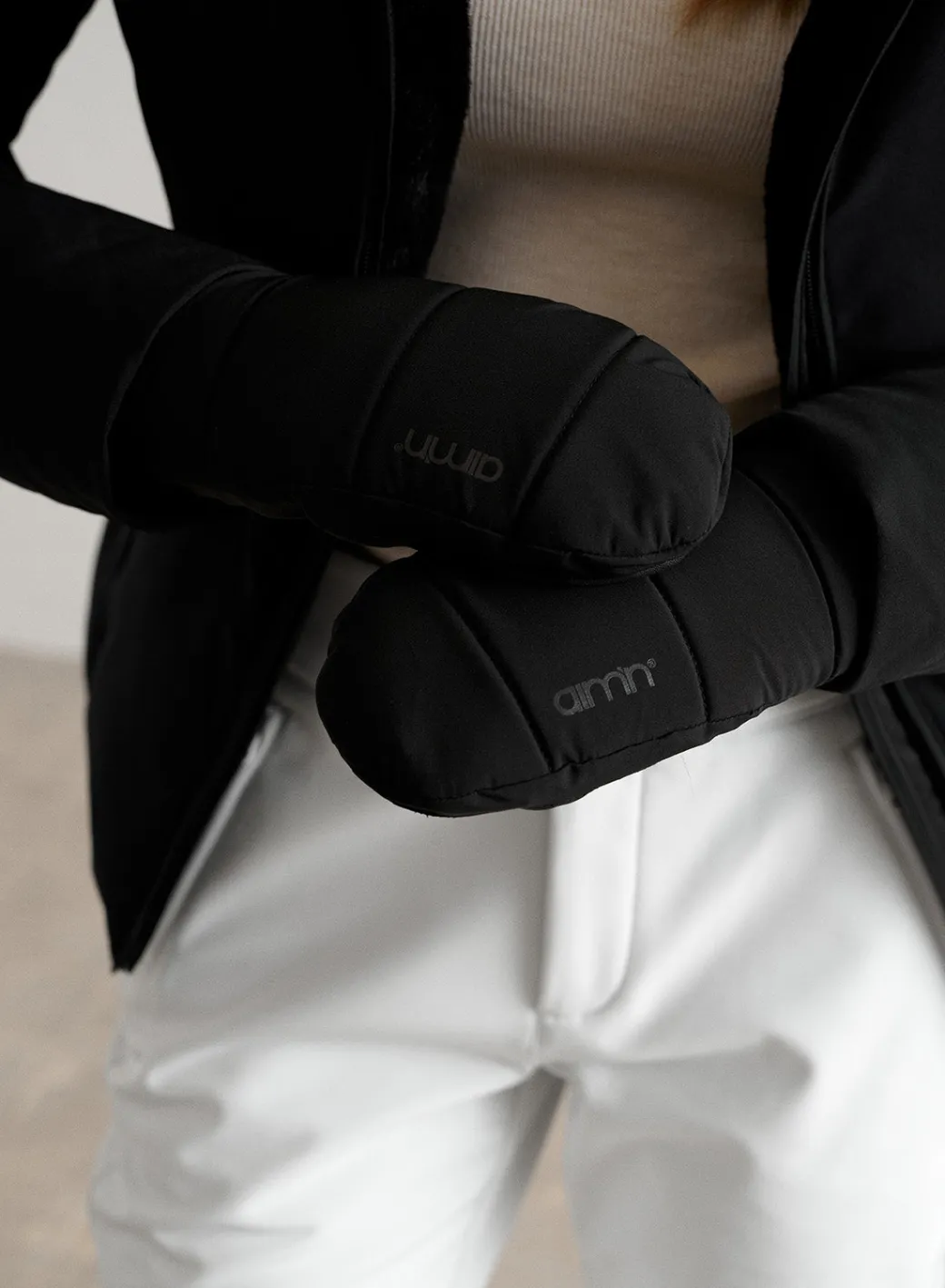 Black Padded Mittens>AIM’N Clearance