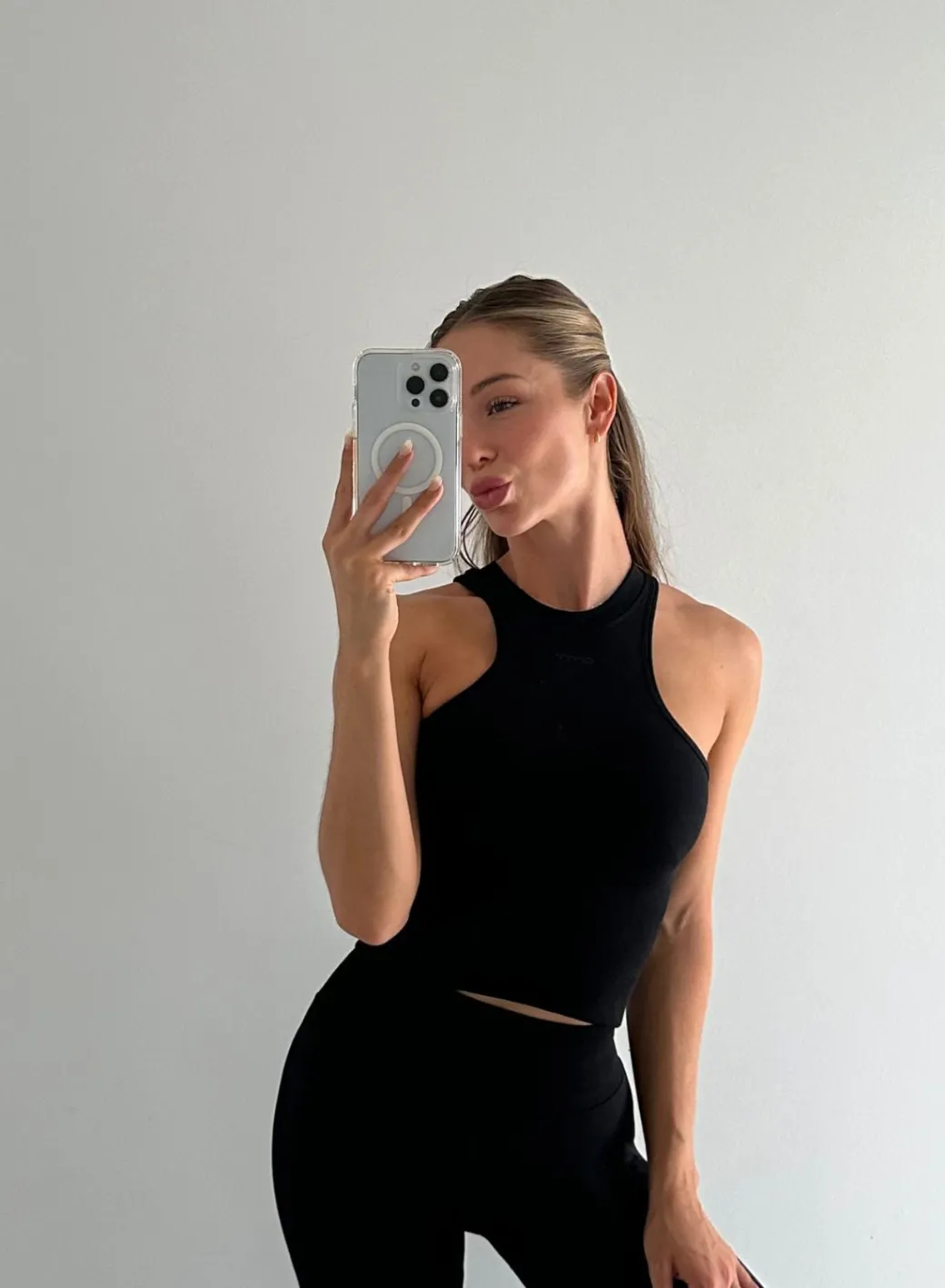 Shape Seamless Racerfront Top>AIM’N Online