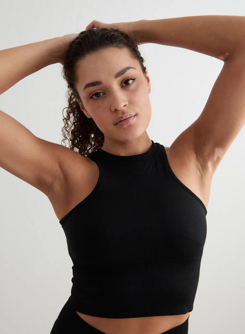 Shape Seamless Racerfront Top>AIM’N Online