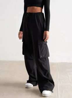 Windbreaker Parachute Pants><noscript><img width=