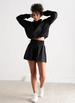 Windbreaker Shorts><noscript><img width=