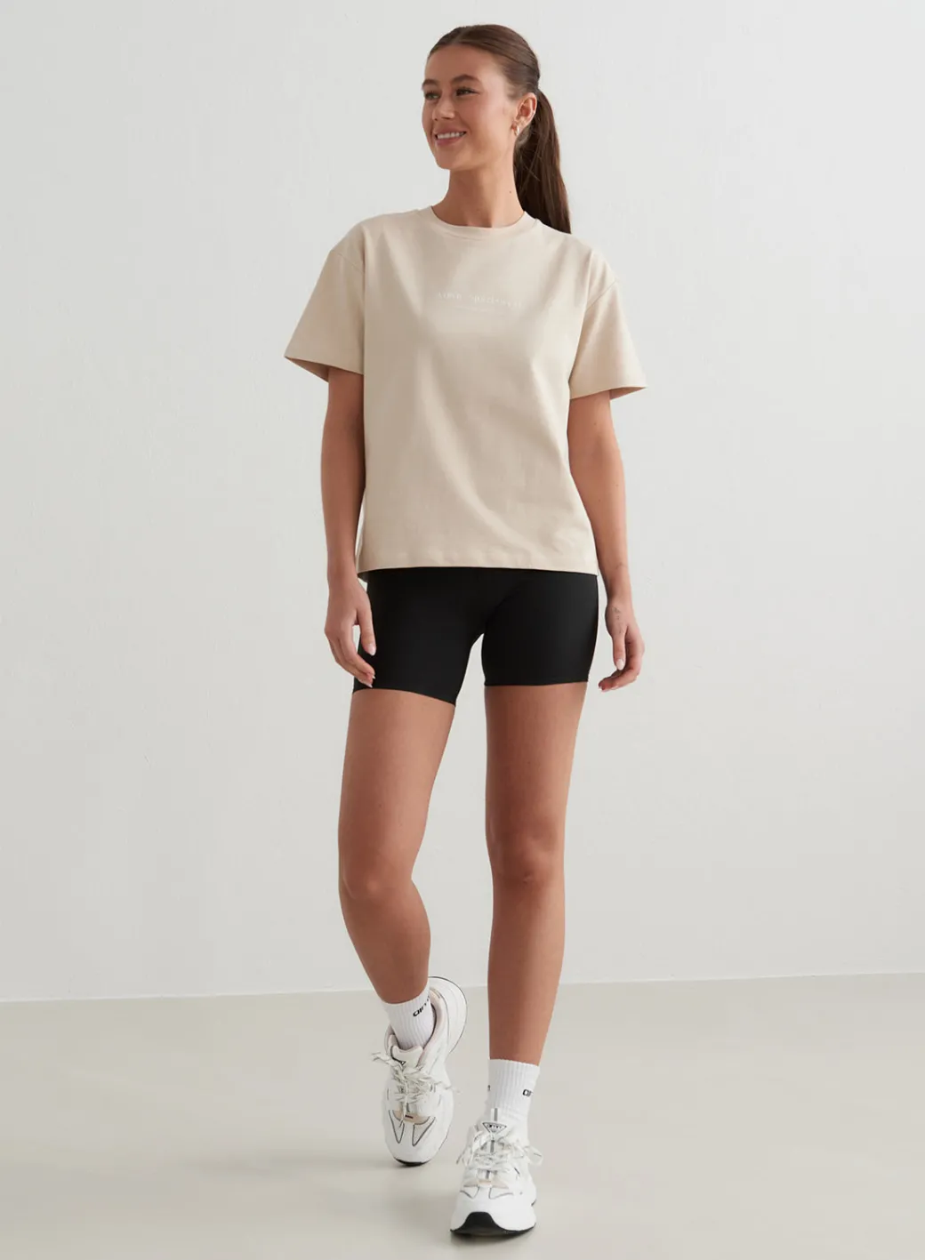 Café Au Lait Serif Boxy T-shirt>AIM’N Hot