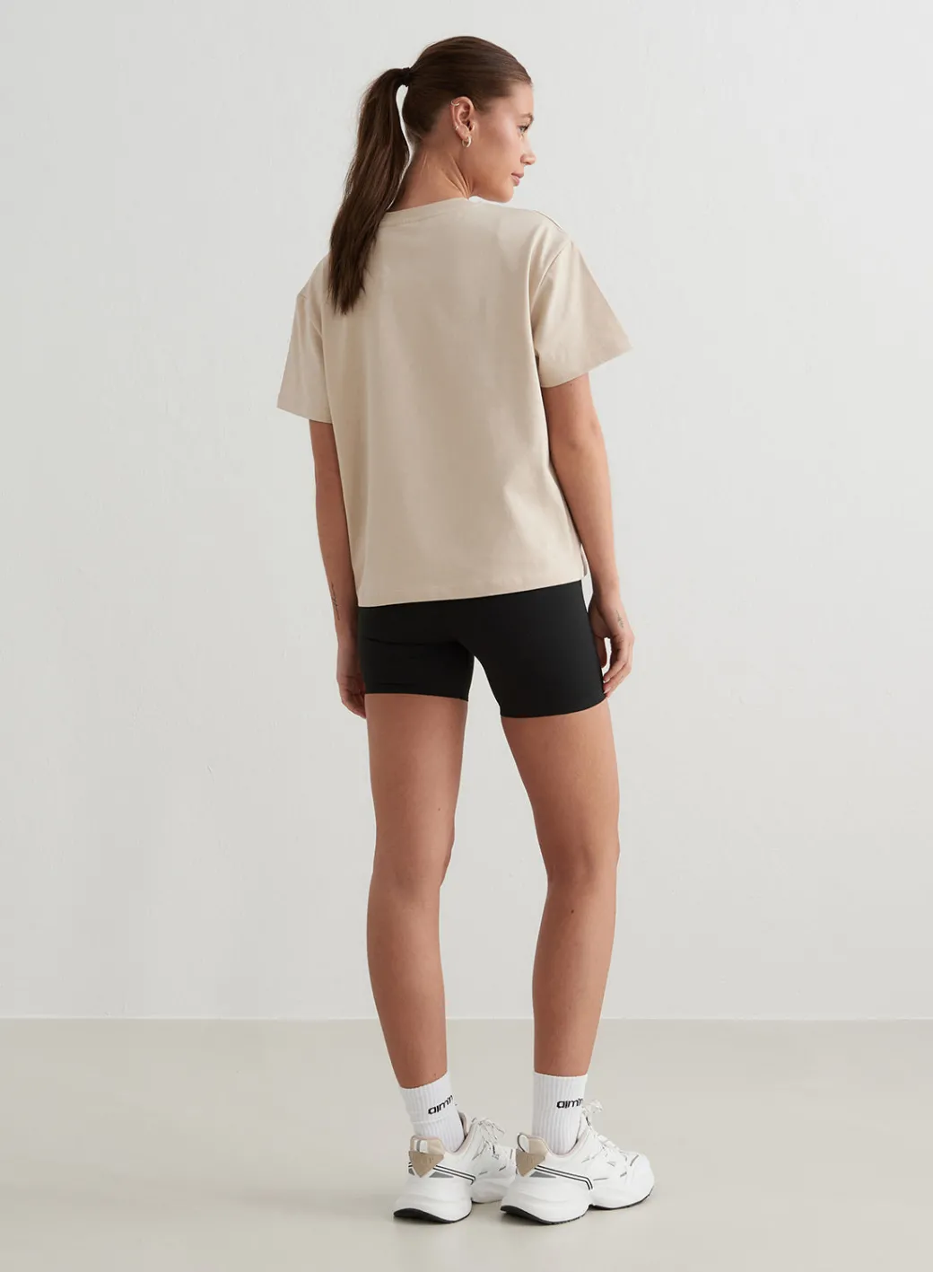 Café Au Lait Serif Boxy T-shirt>AIM’N Hot