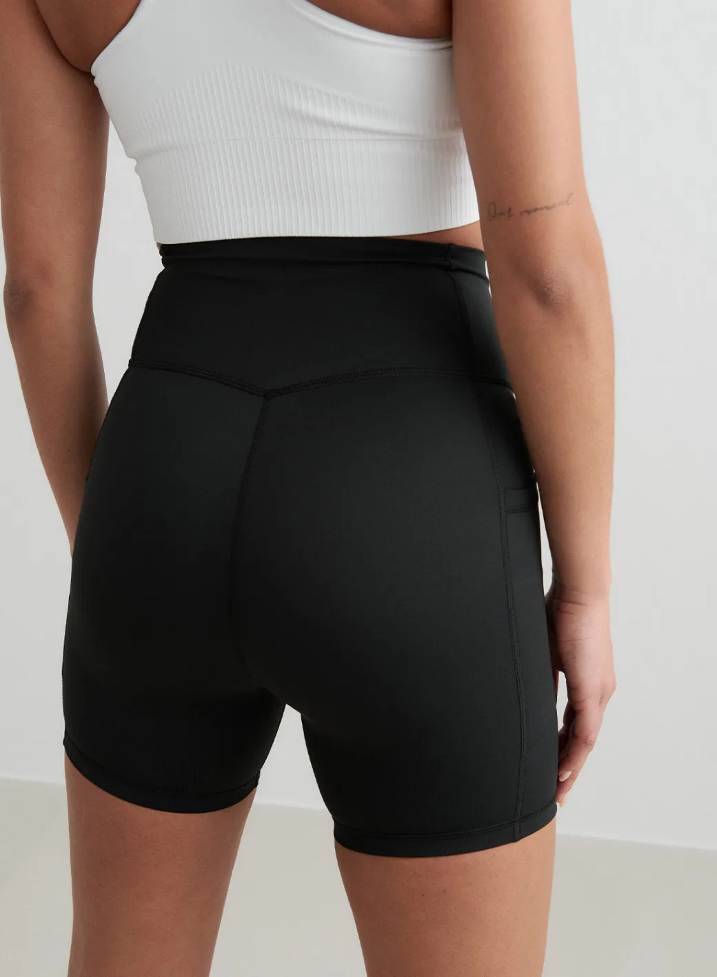 Double Pocket Midi Biker Shorts>AIM’N Best