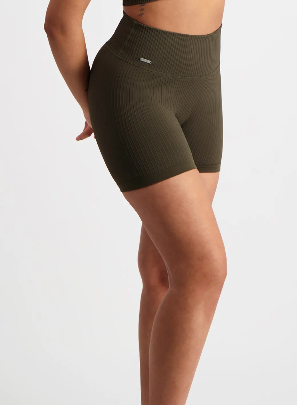 Ribbed Midi Biker Shorts>AIM’N Hot