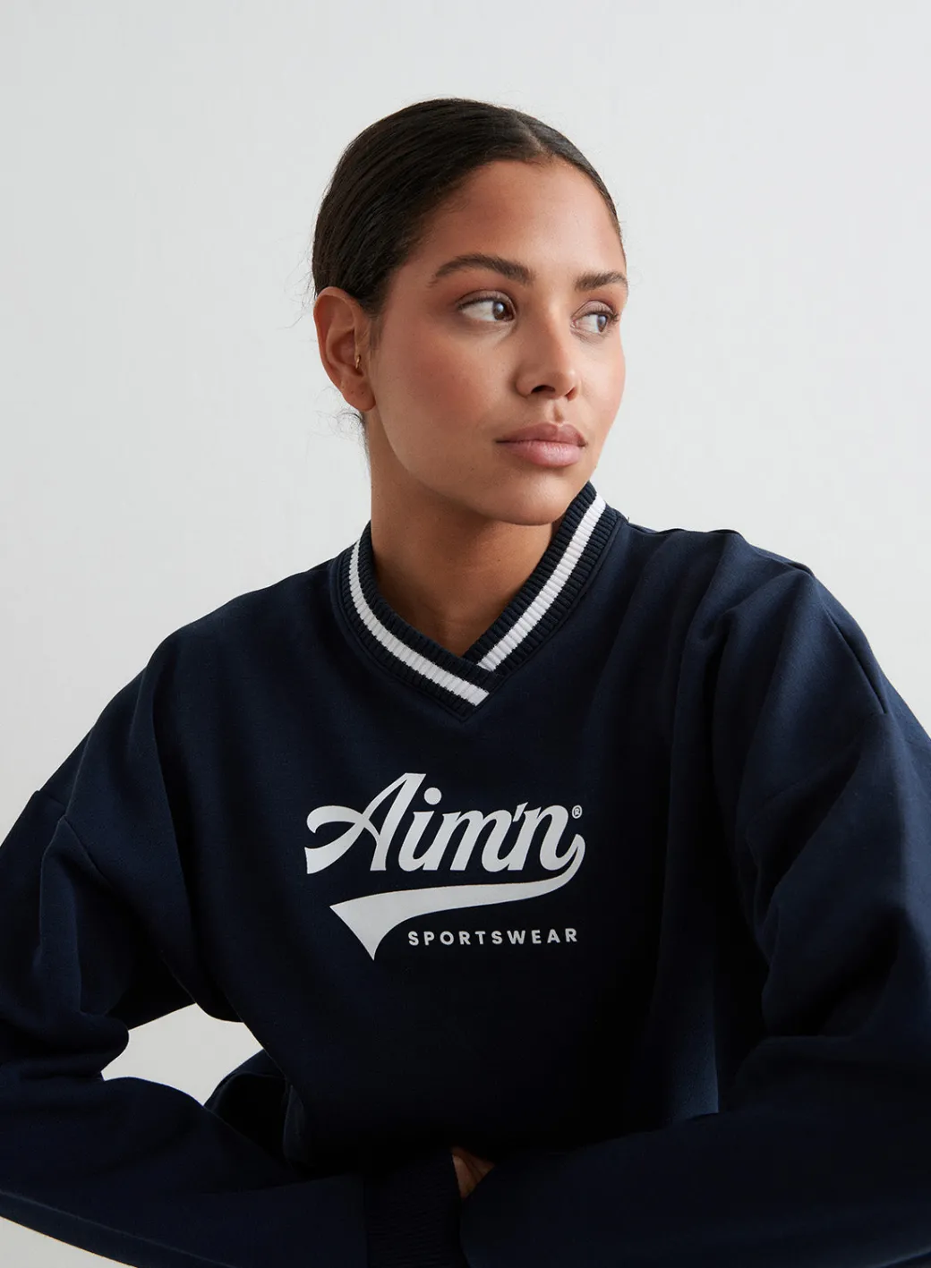 Navy Pitch V-neck Sweatshirt>AIM’N Online