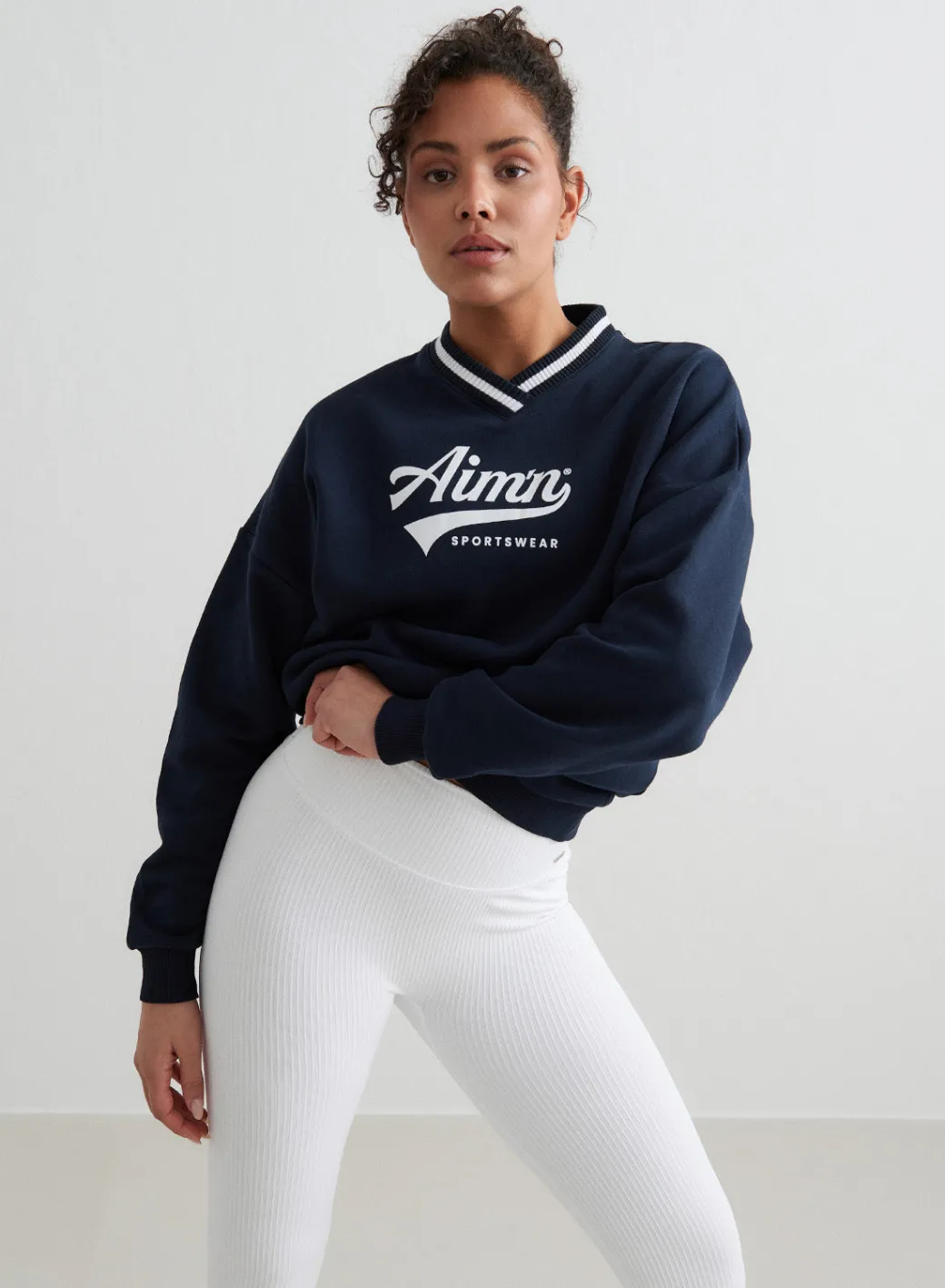 Navy Pitch V-neck Sweatshirt>AIM’N Online