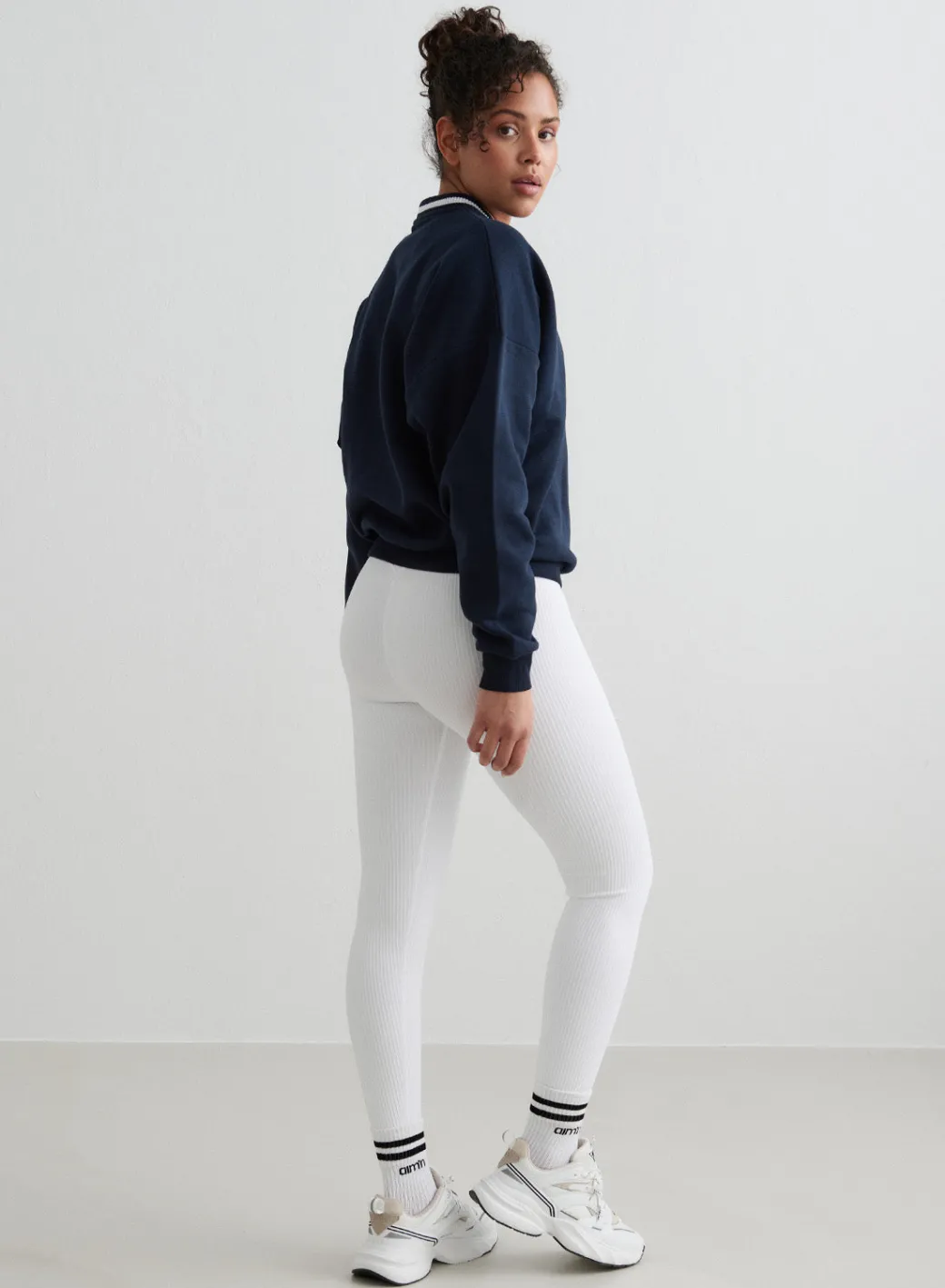 Navy Pitch V-neck Sweatshirt>AIM’N Online
