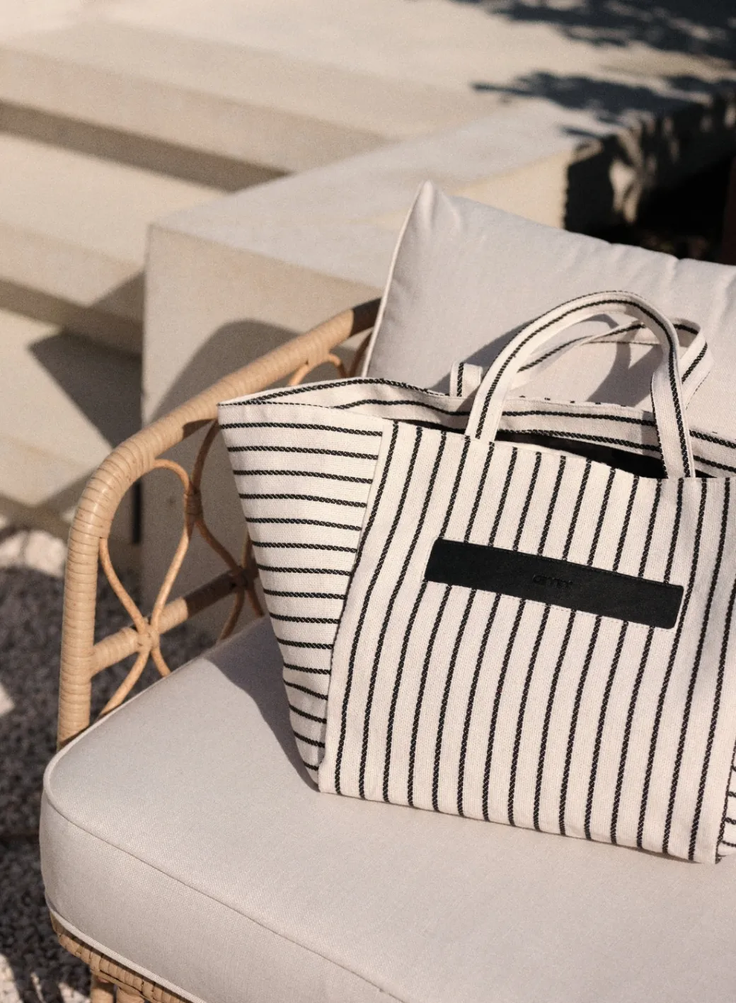 Off-white Beach Tote Bag>AIM’N Discount