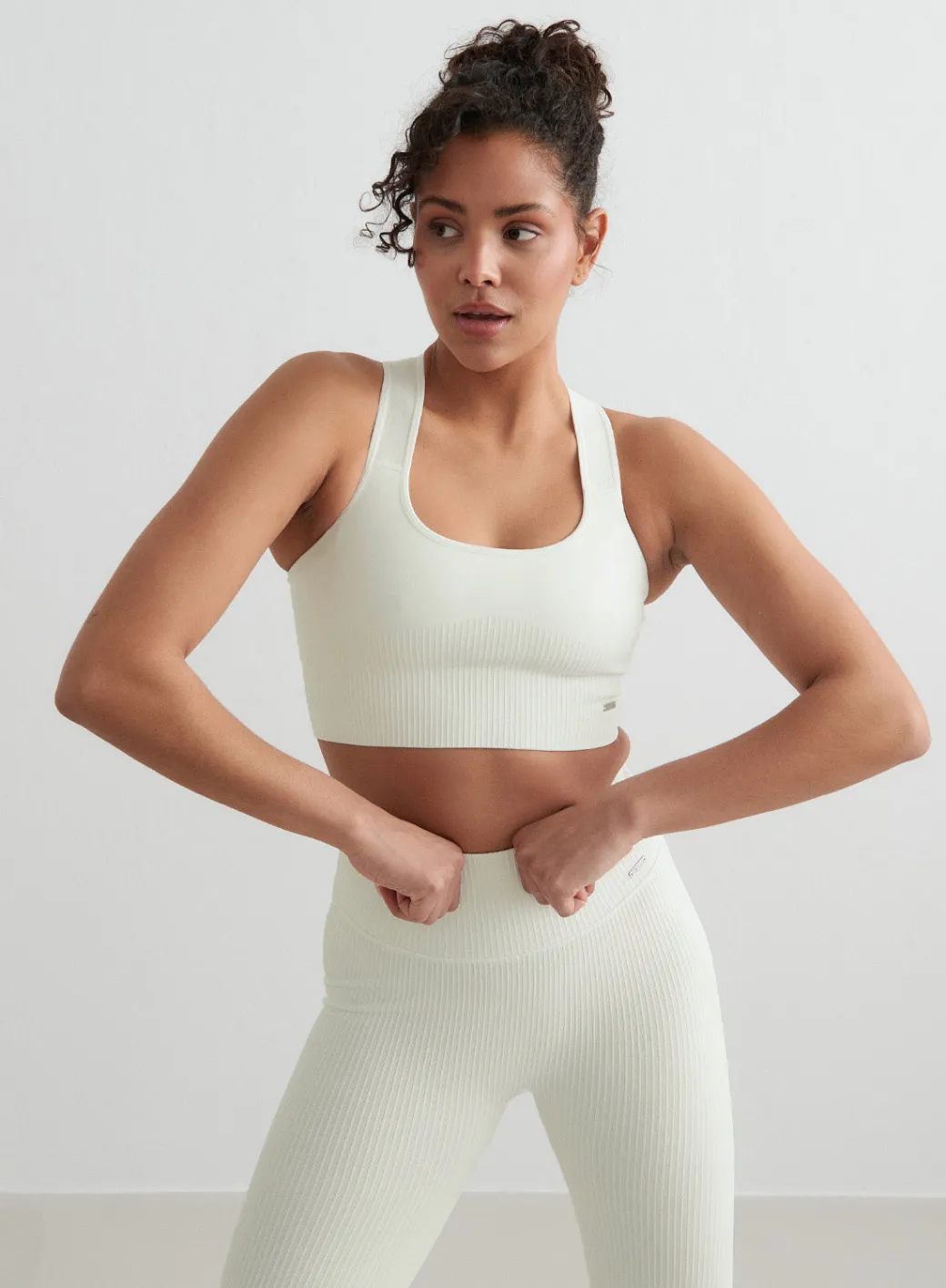 Off-White Ribbed Seamless High Support Bra>AIM’N Best