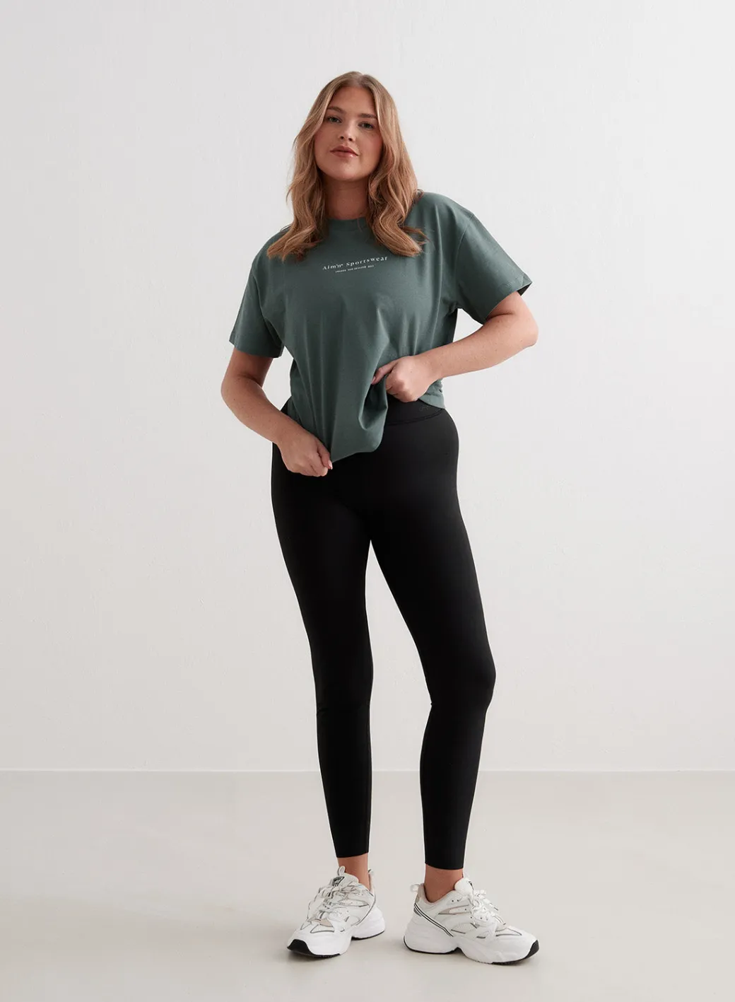 Serif Boxy T-shirt>AIM’N New