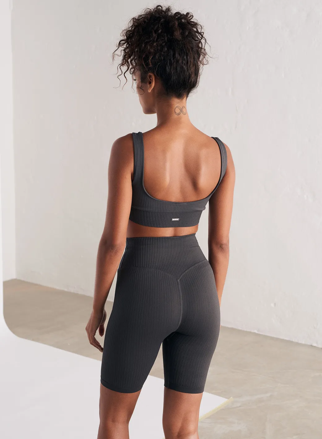Ribbed Seamless Biker Shorts>AIM’N Hot