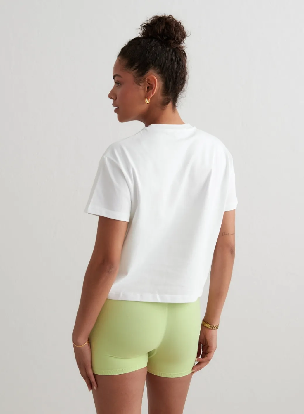 White Club Boxy T-Shirt>AIM’N Hot