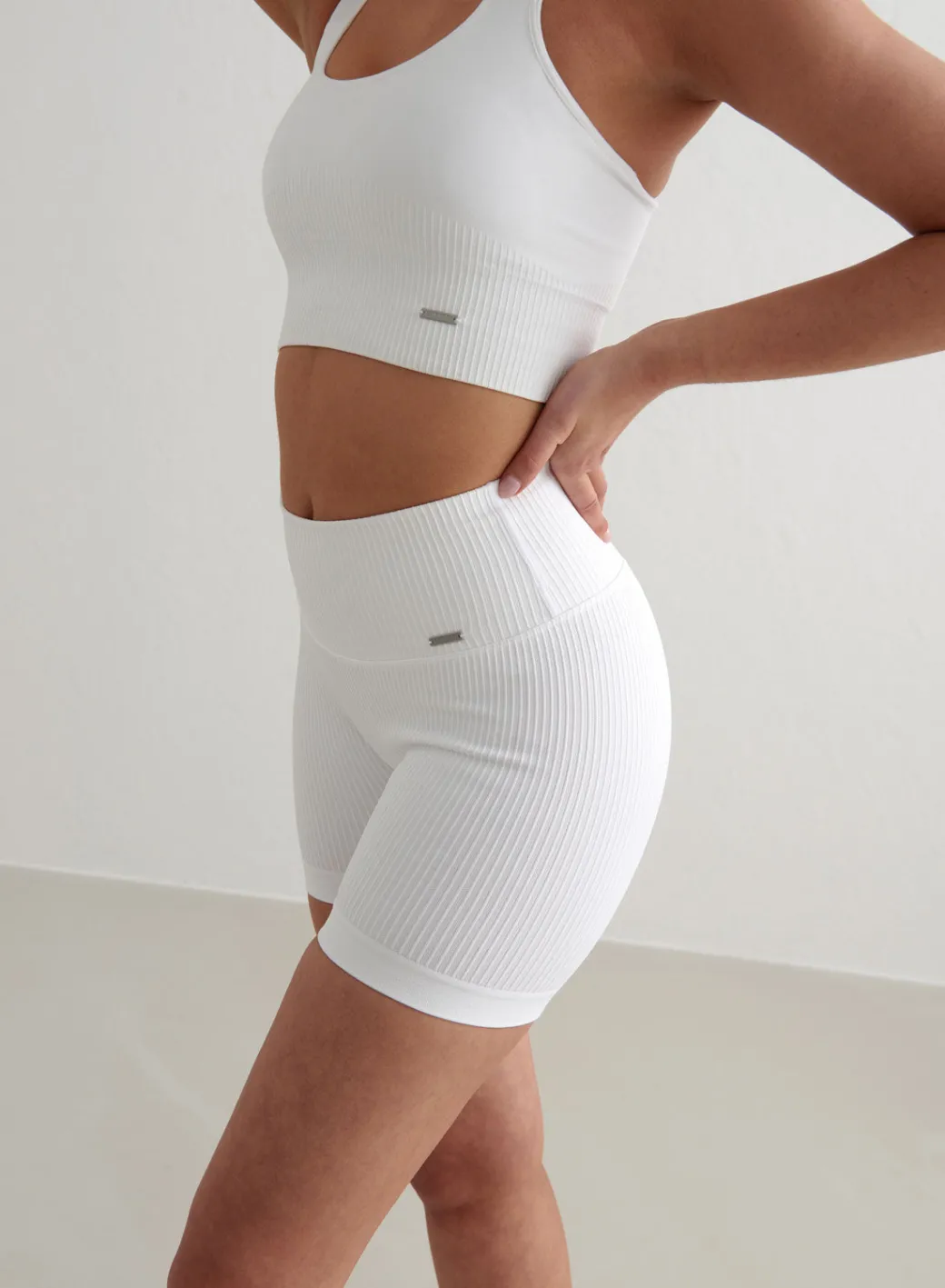 Ribbed Midi Biker Shorts>AIM’N Hot