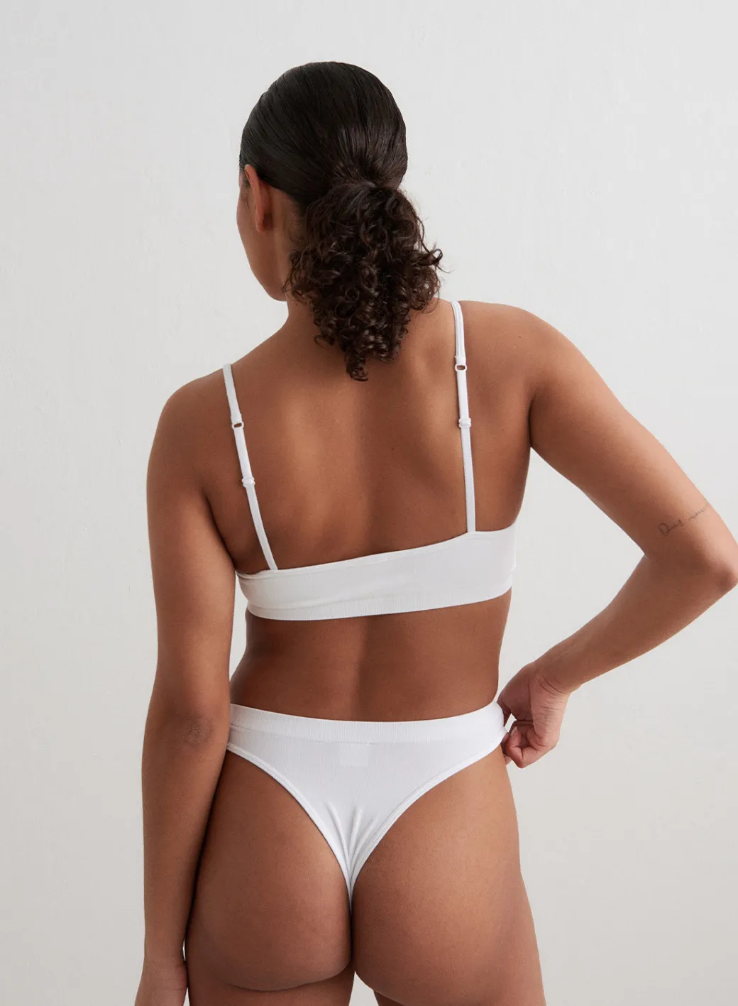 Seamless Thong>AIM’N Online